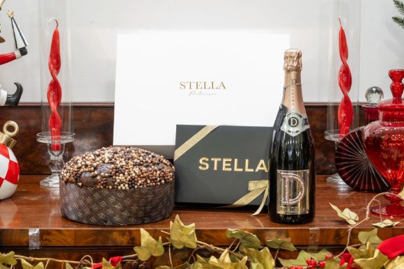 Immagine di Box Regalo – Panettone Rum e Cioccolato, Champagne Diadema & Mostaccioli Classici